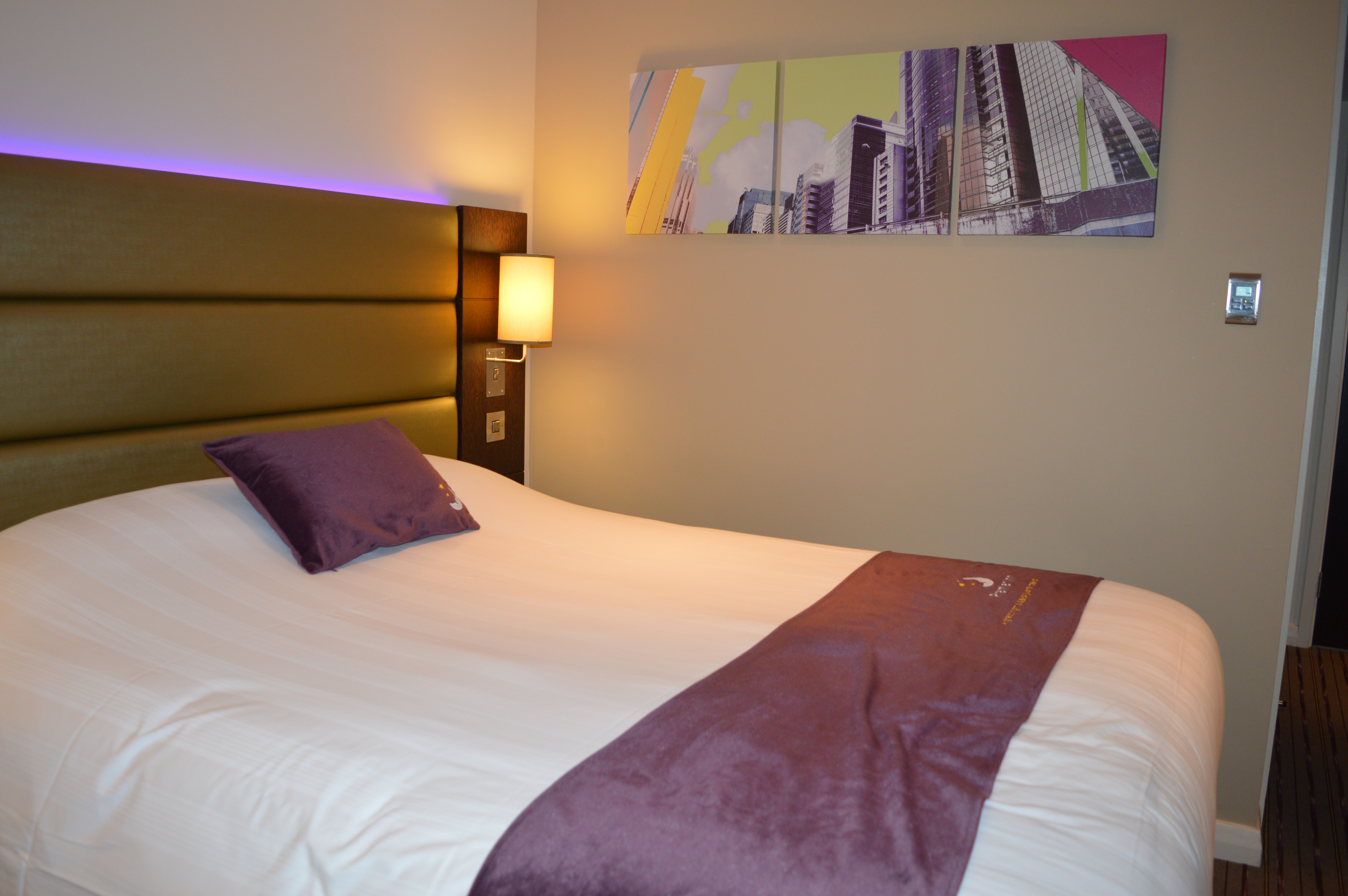 Archway premier Inn Bedroom