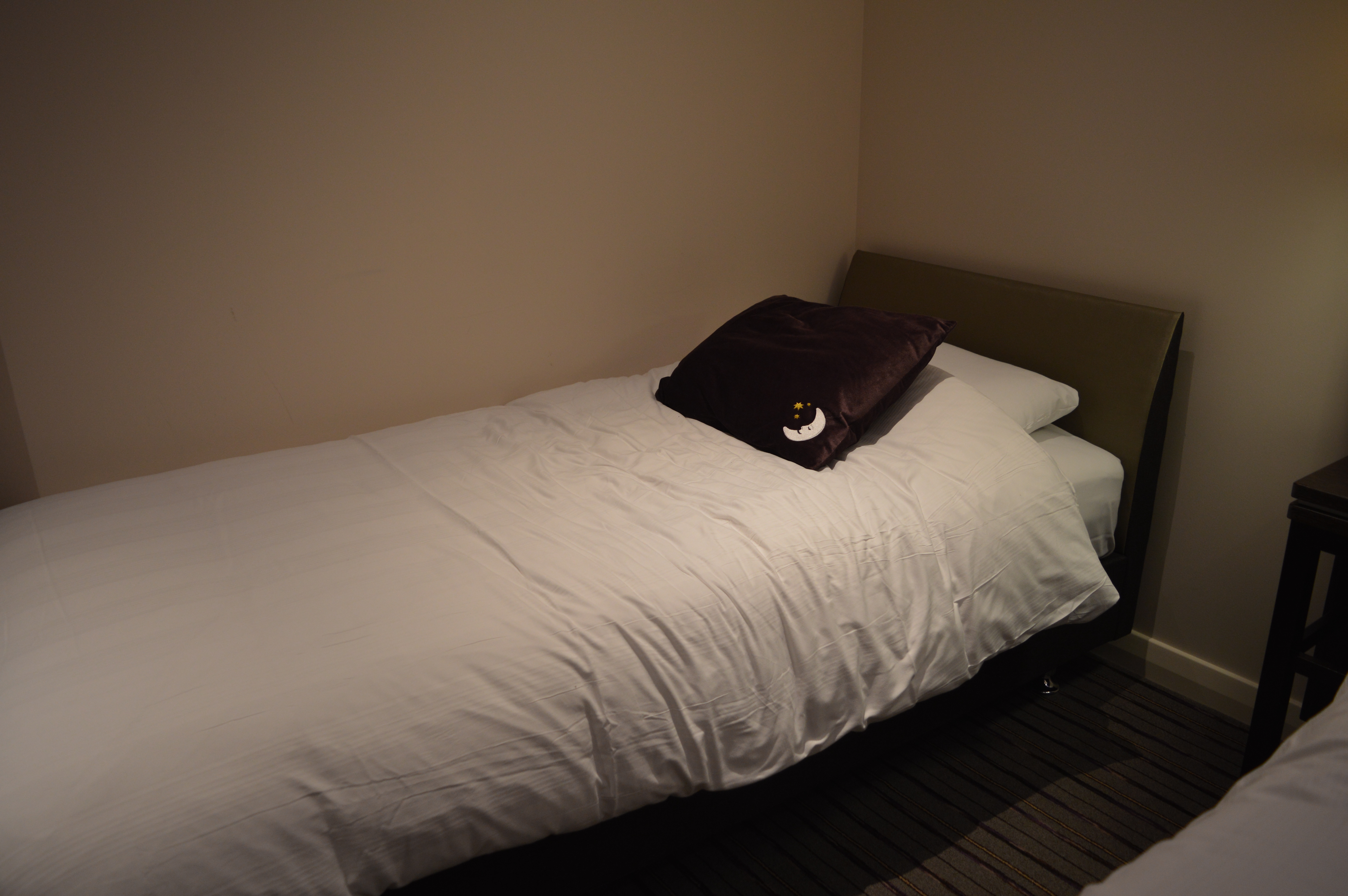Archway Premier Inn Single bed
