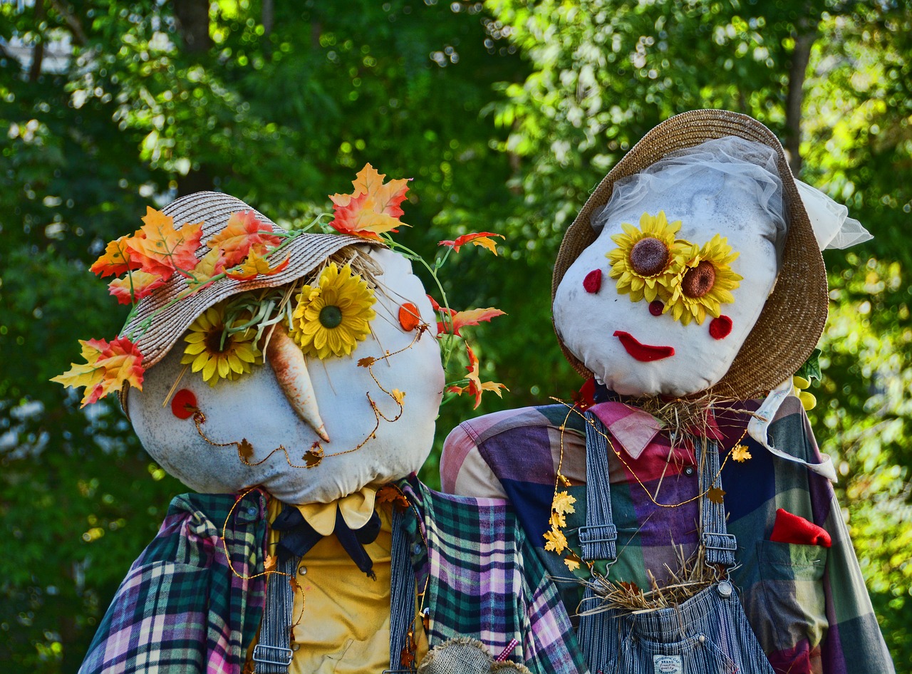 Fall DIYs Make a Scarecrow