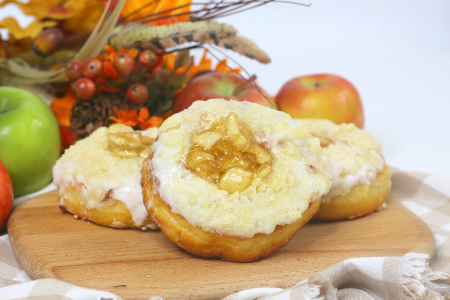 apple pie doughnuts 